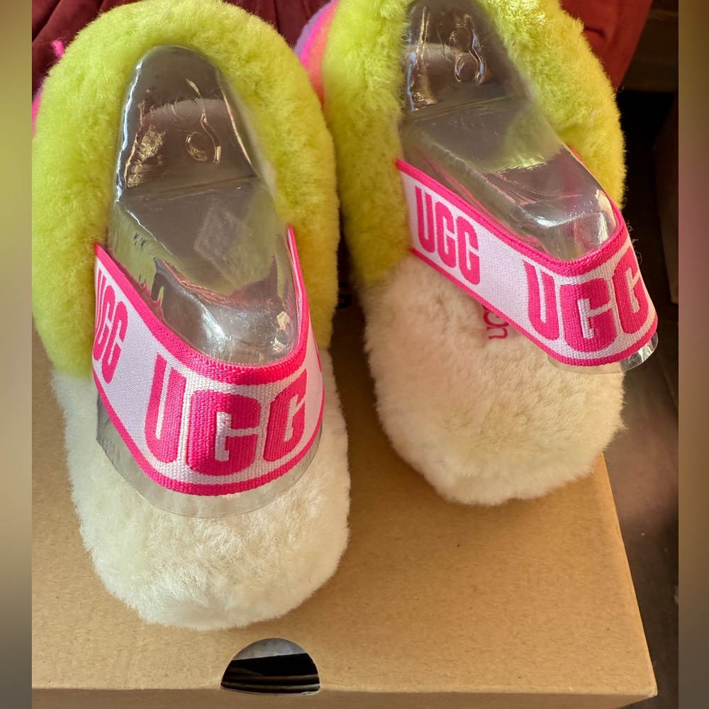 BNIB Women’s Ugg Fluff Yeah Slide on Slippers - Size 8 - Picture 3 of 5
